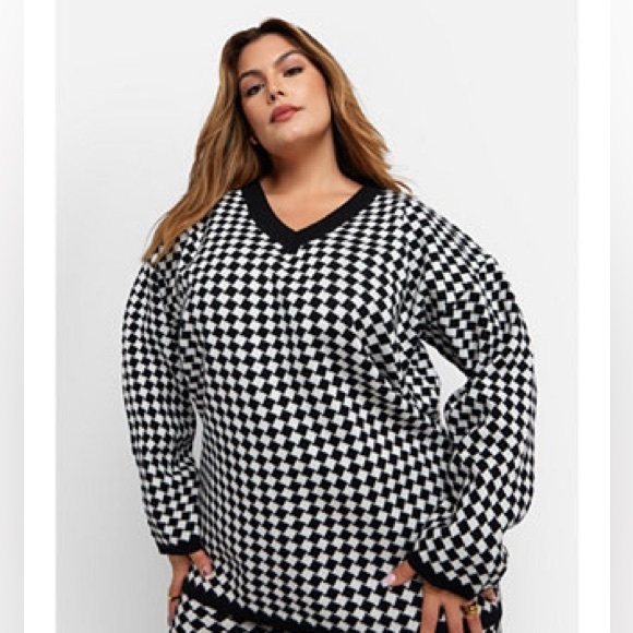 Rebdolls Sweaters - Rebdolls Black and White V-Neck Sweater